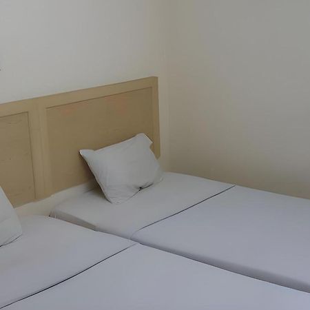 Oyo 301 River Inn Hotel Butterworth Exterior photo